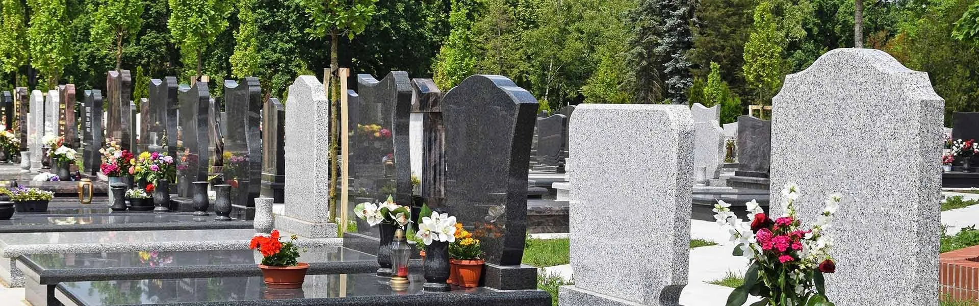 Nagrobki na cmentarzu